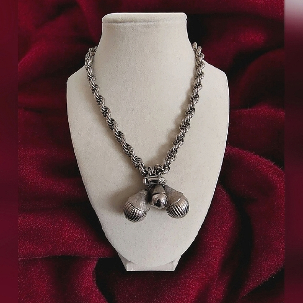 Vintage Silver Tone Twisted Chain Necklace With Acorn Shaped Pendants Unsigned